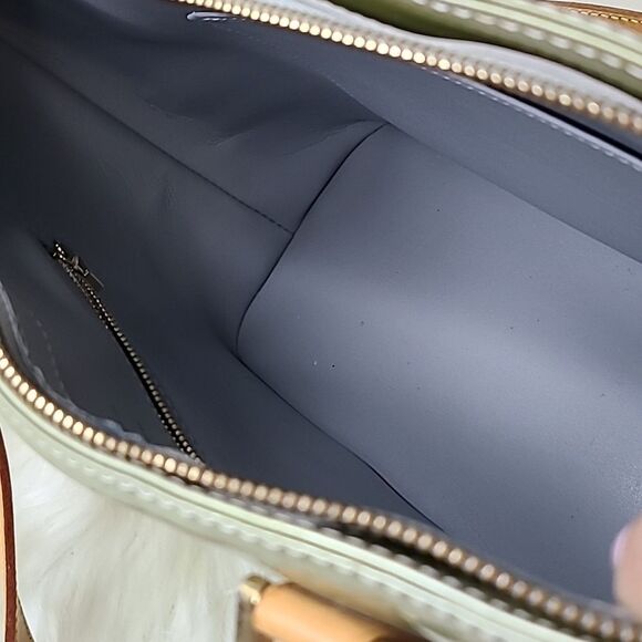 💯 Authentic Louis Vuitton Vernis Tote Bag 🍀 - Picture 9 of 16